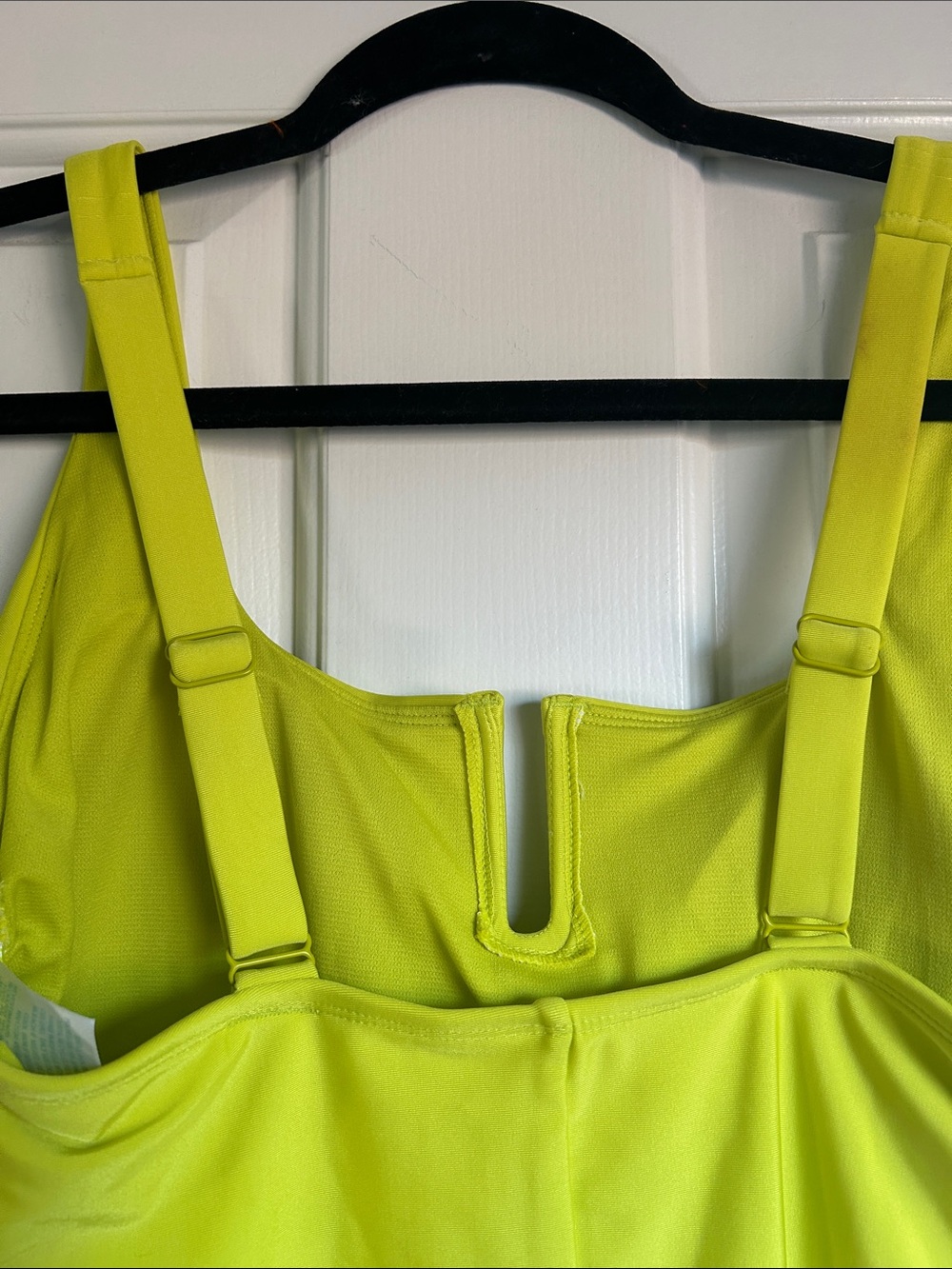 NWT L Women’s One-Piece Swimsuit in Neon Yellow - Picture 3 of 4
